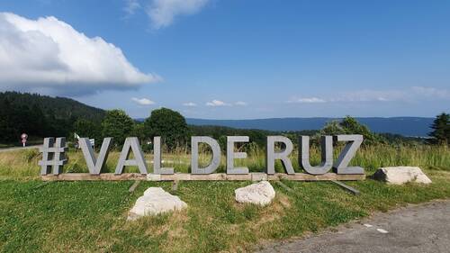#Val-de-Ruz
